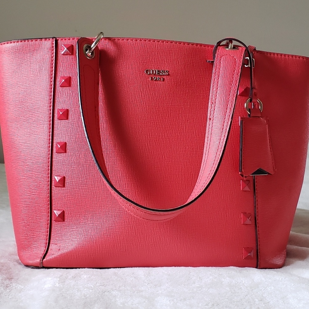 GUESS tote